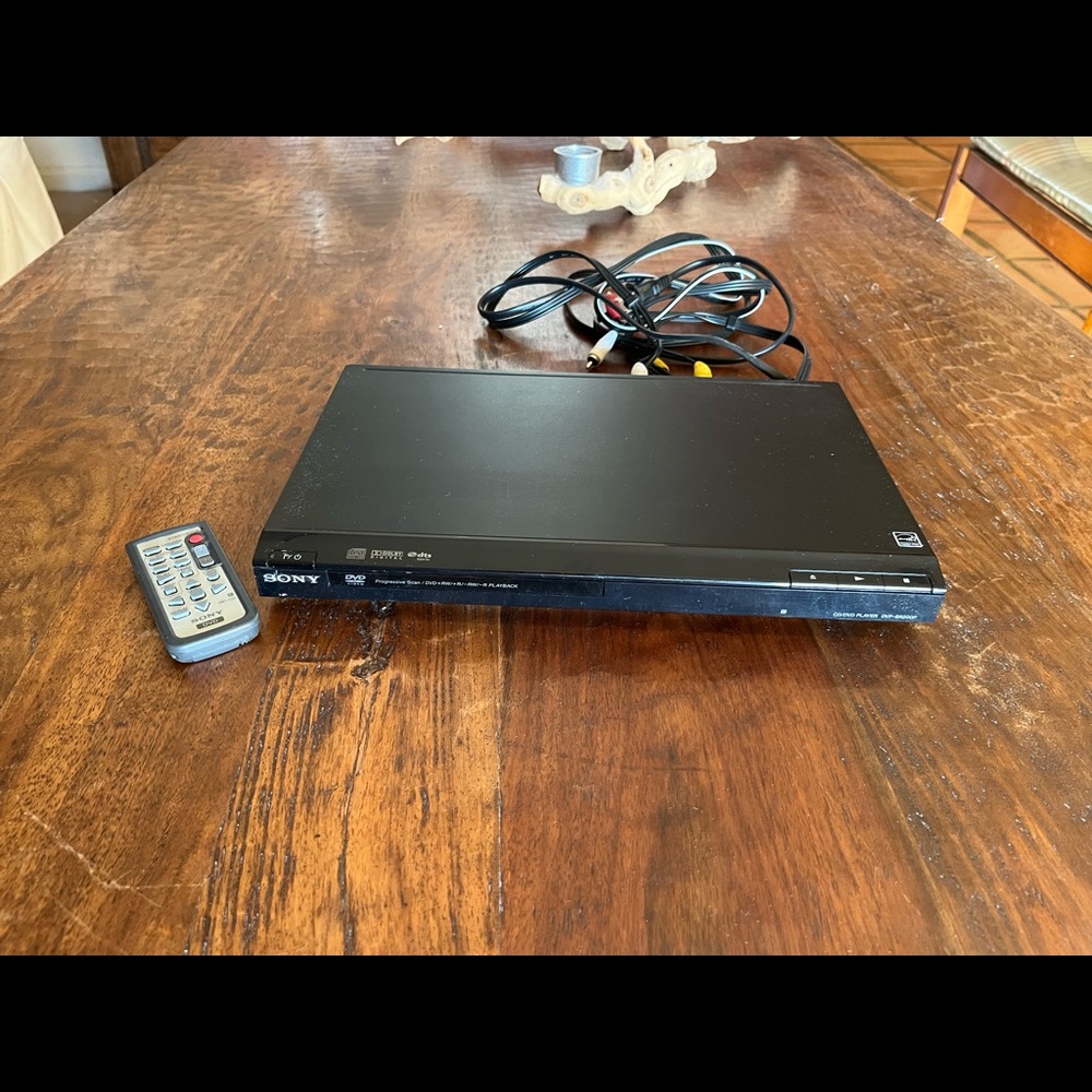 Sony Model DVP-SR200P CD DVD Player